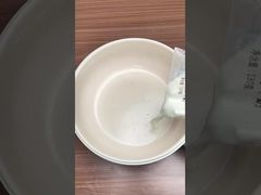 نمایش 130 گرم*24 رشته فرنگی فوری با طعم مرغ تند برای نمایش بازار فروش بالا