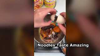 ورمیشل، رشته فرنگی، گوشت گاو تخم مرغ و سبزیجات