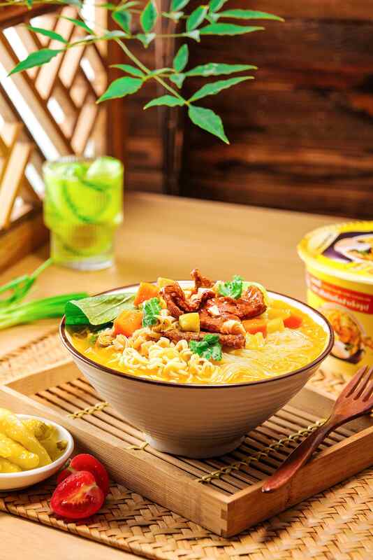 نودل های فنجان تند 89 گرمی 12 بسته نودل های رامن فوری مدت عمر 12 ماه ایده آل برای خرده فروشان رستوران ها و خدمات غذایی